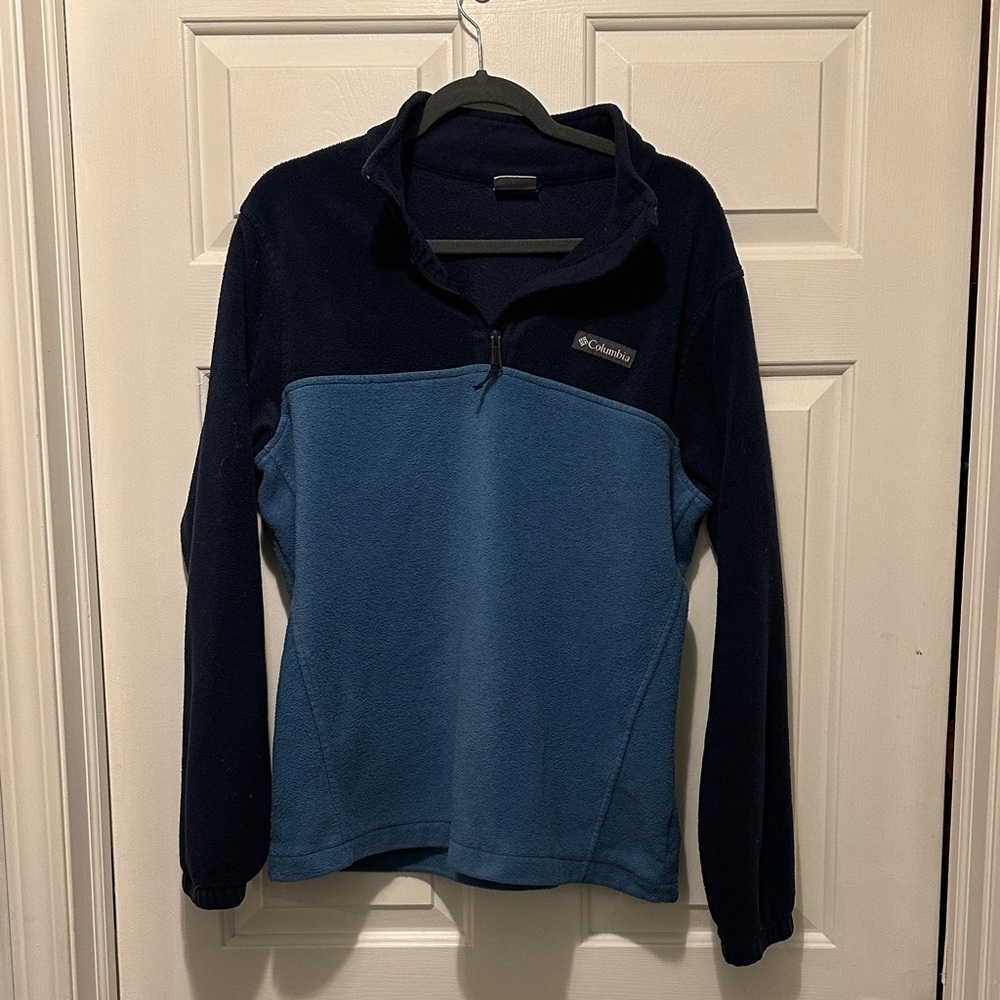 Columbia Two-Tone Fleece Pullover in Navy and Blue
